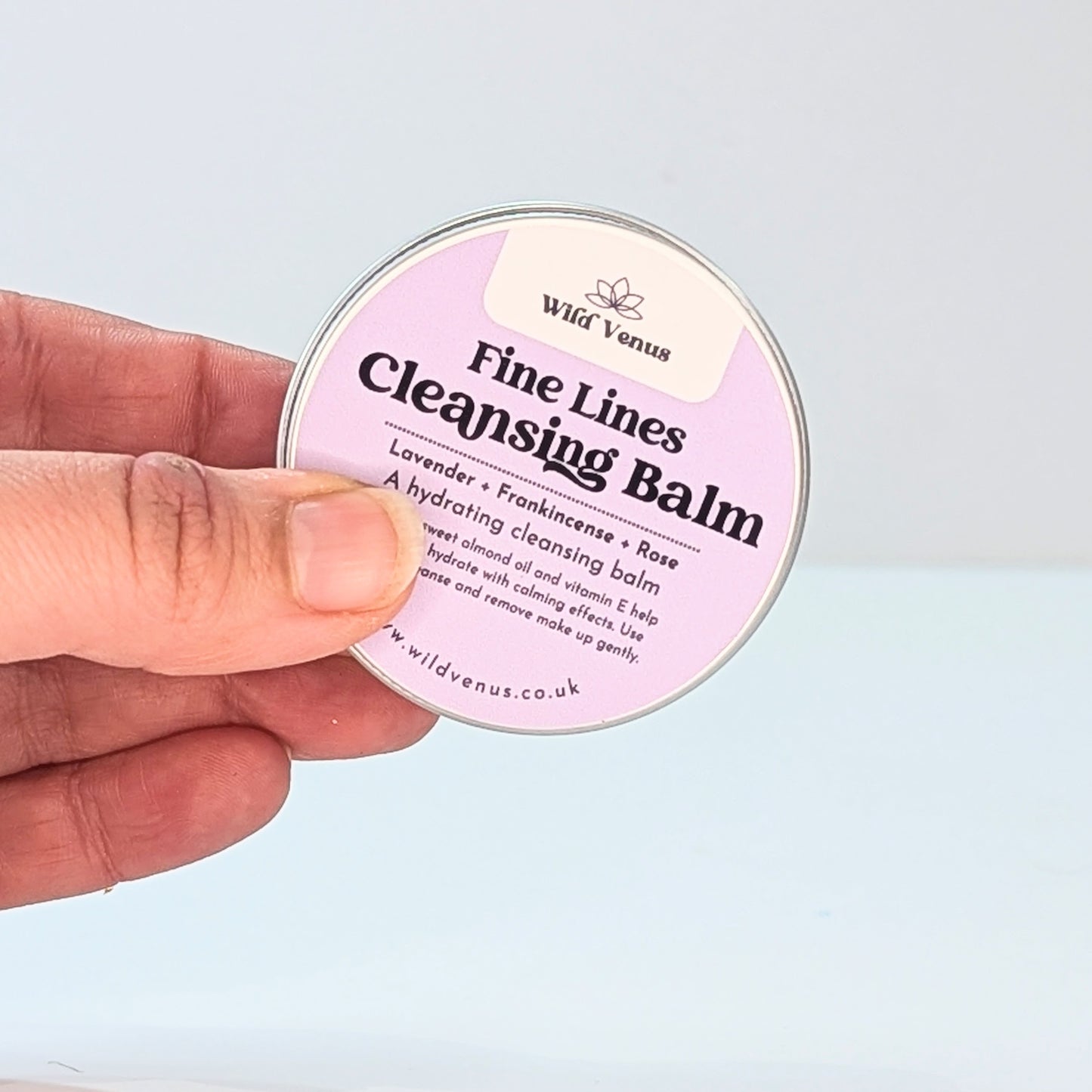 Balm Glanhau Llinellau Gain