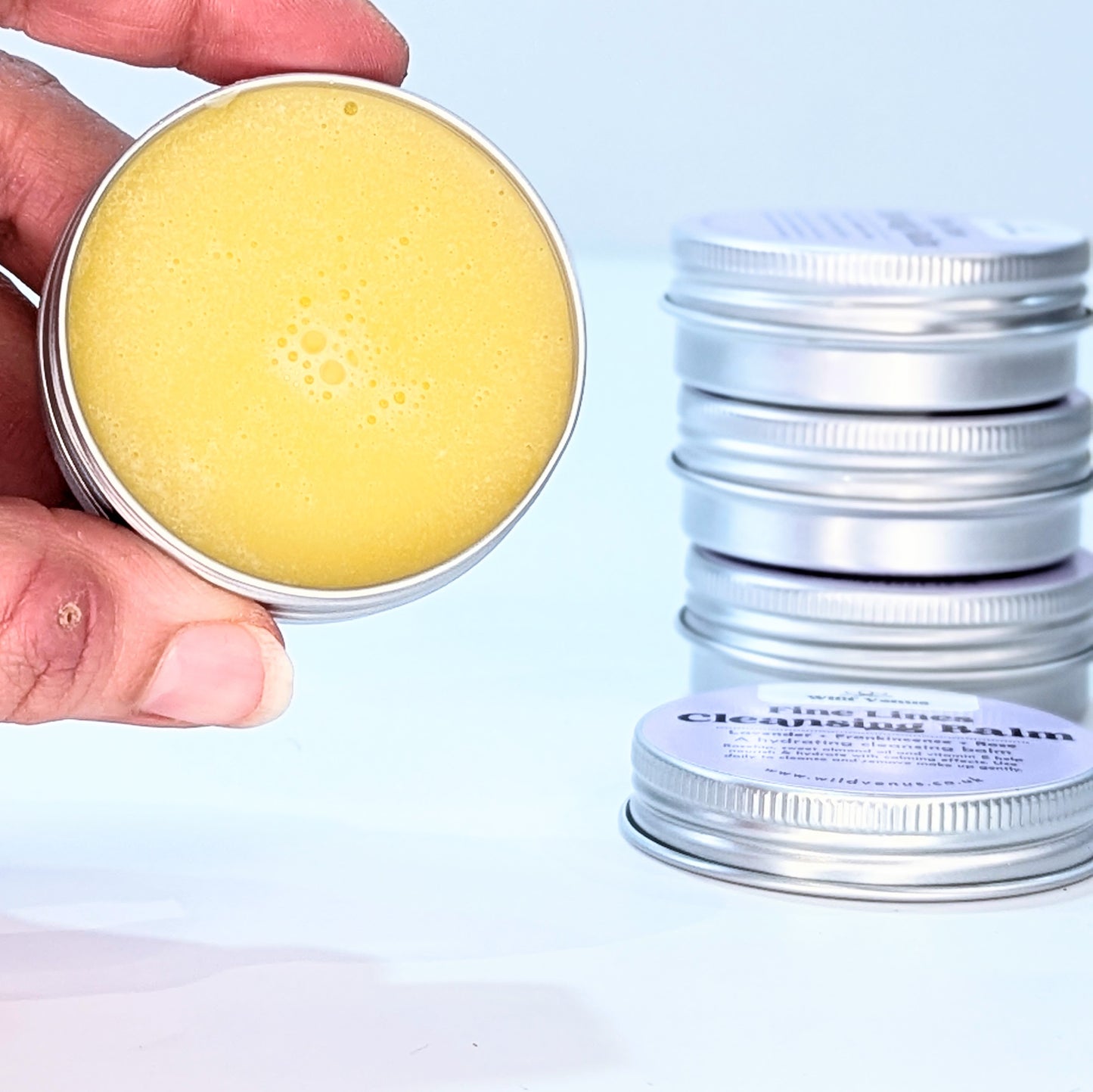 Balm Glanhau Llinellau Gain