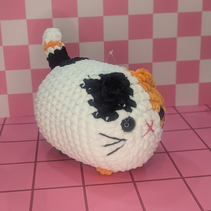 Calico crochet  loaf cat