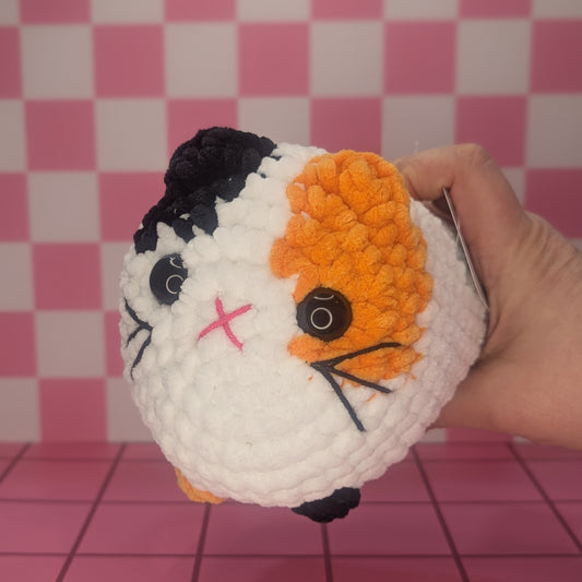 Calico crochet  loaf cat