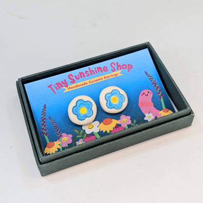 Tiny sunshine shop ceramic stud earrings flowers