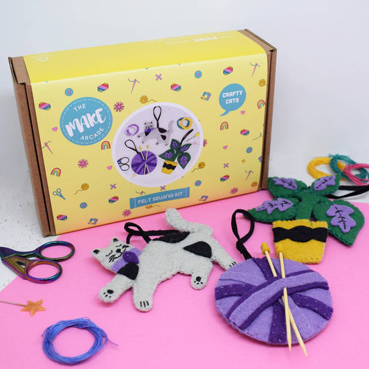 The Make Arcade - 'Crafty Cats' Felt Stitching Set
