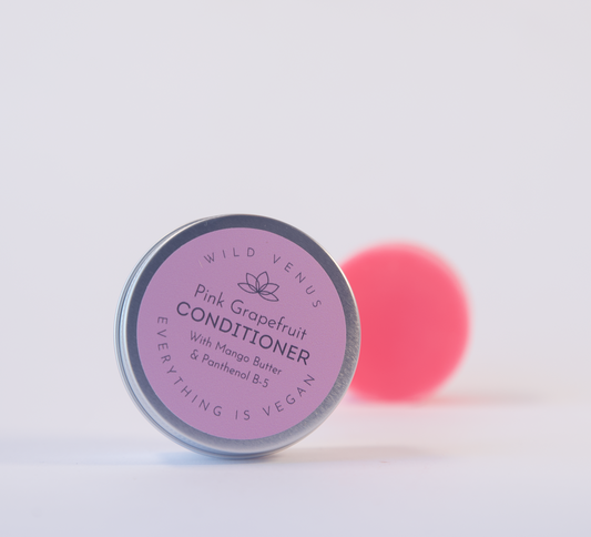 The Pink Grapefruit conditioner bar is a zero waste product made for curly and afro hair. You can choose to have it with a travel tin or without. 